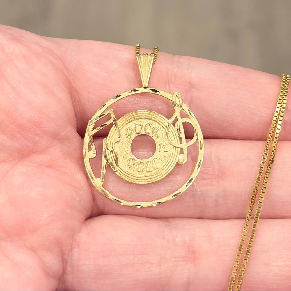 14K Rock N Roll Record Pendant, Vintage 50’s Style, Music Note, Filigree - Picture 4 of 13
